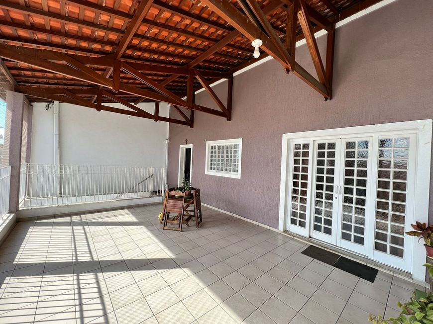 Casa Sobrado à Venda no Parque Santa Bárbara em Hortolândia - Campinas