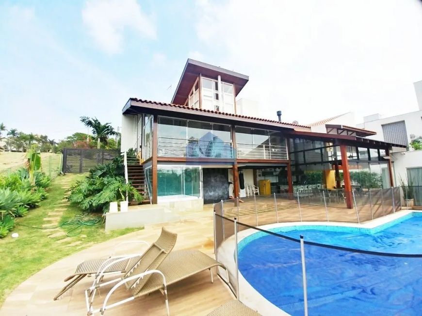 Excelente casa à venda no Gramado com 580m² de área útil!
