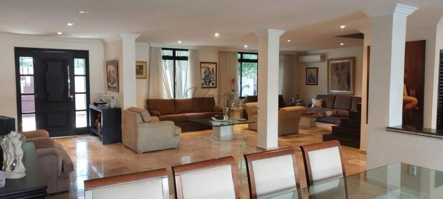 Casa à Venda no Condomínio Jardim Botânico, Sousas