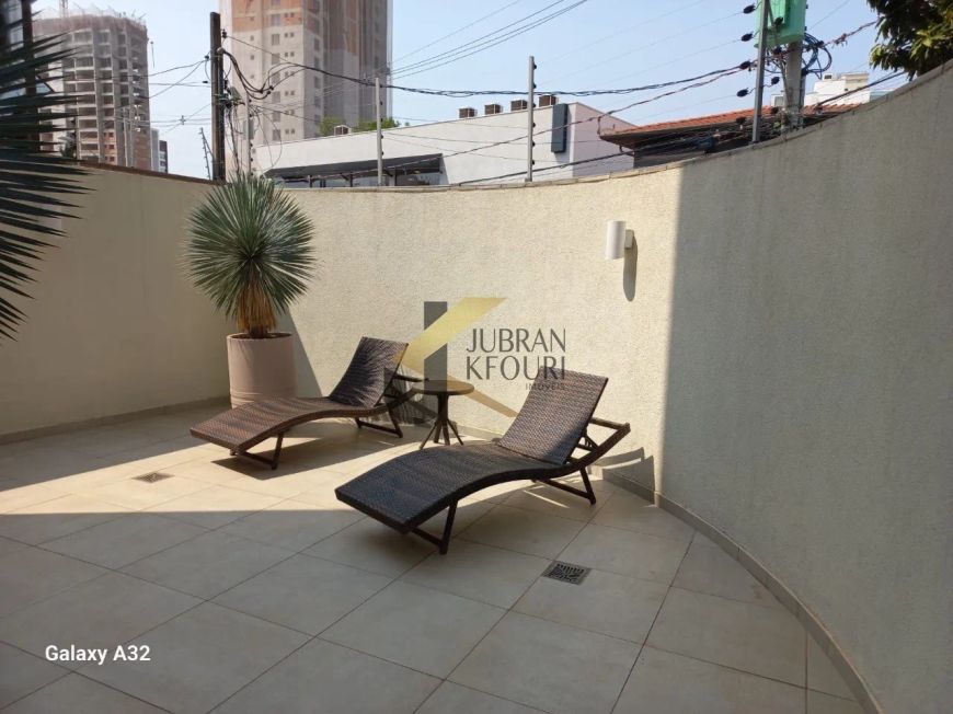 Apartamento à venda no Cambuí - Campinas, com 2 suítes, lazer comum e 2 garagens.
