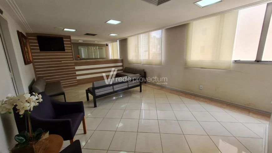 Sala comercial a venda no Cambuí em localização privilegiada.