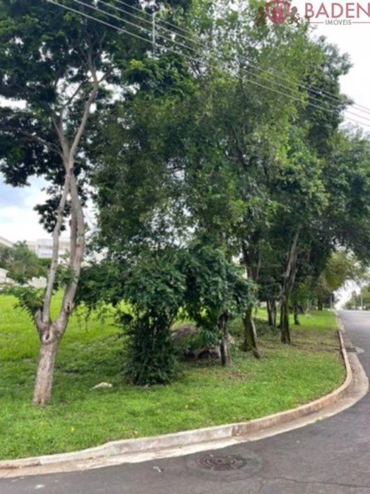 Terreno à venda em Campinas, Alphaville, com 1055 m²
