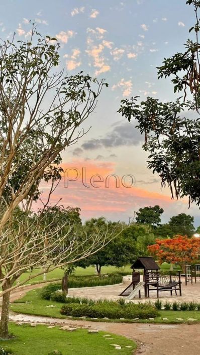 Sobrado à venda em Campinas, Vila dos Plátanos, com 5 suítes, com 546.05 m²