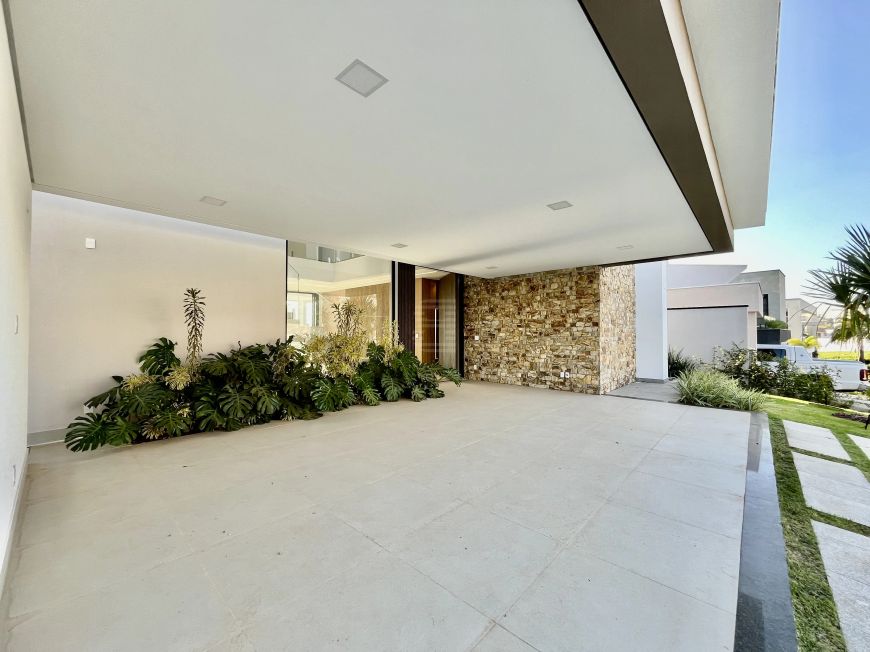 Casa a Venda no Alphaville D Pedro com 4 suítes e 4 Vagas