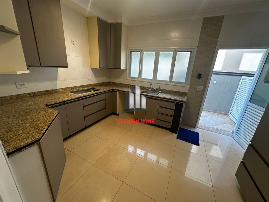 Casa de 3 suites terrea 206 mts no Swiss Park