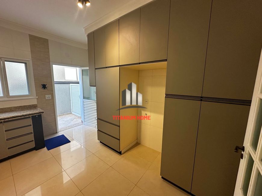 Casa de 3 suites terrea 206 mts no Swiss Park