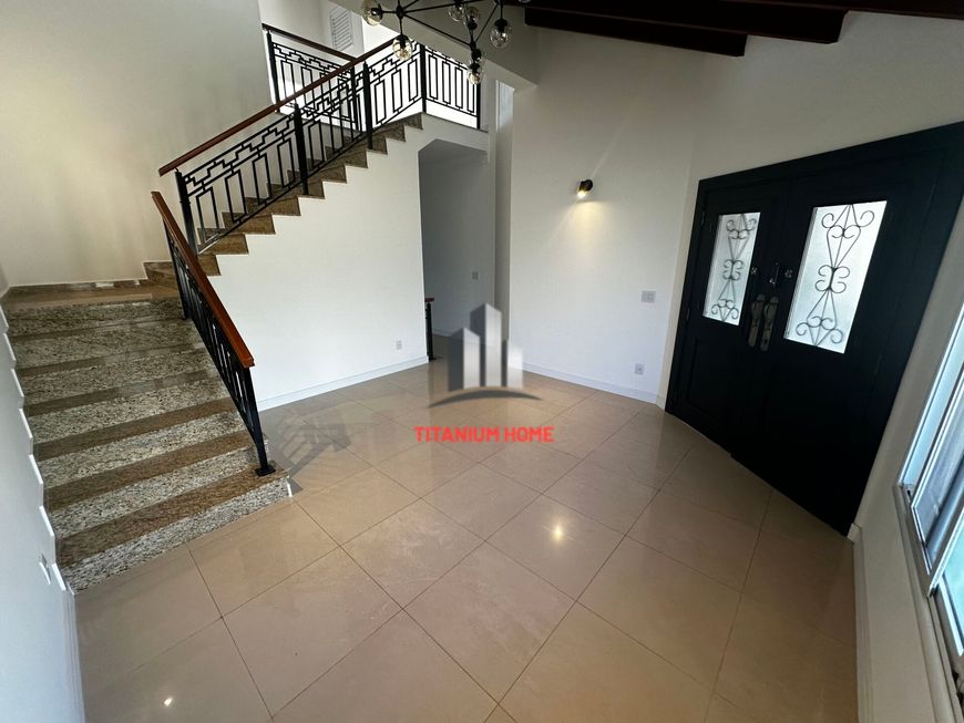 Casa de 3 suites terrea 206 mts no Swiss Park