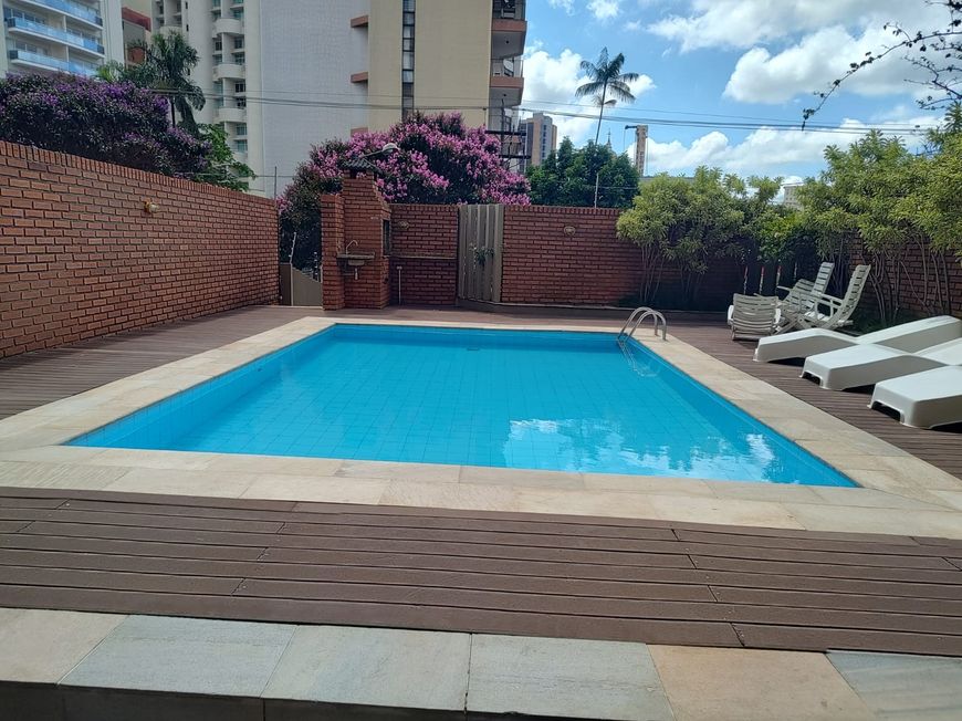 Apto 181,86m2 5 Dorms 2 Suítes ar-condicionado em 01 e armários e BWC com box de vidro, espelho, Amp