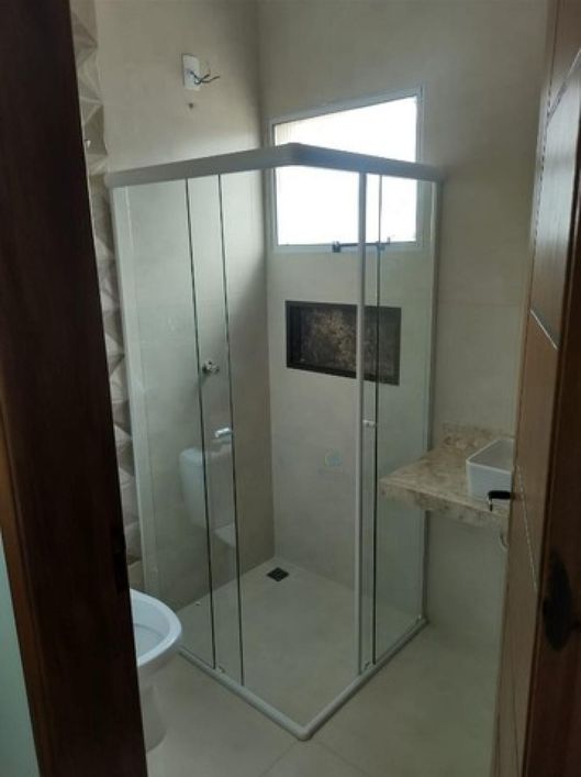 SOBRADO COM 3 QUARTOS, 1 SUÍTE E PISCINA À VENDA EM CAMPINAS/SP.