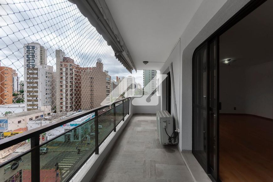 Apartamento à venda no Condomínio MIRANDA na cidade de Campinas no bairro do Cambuí.