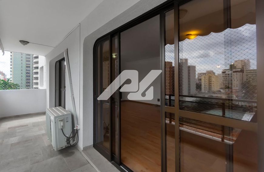 Apartamento à venda no Condomínio MIRANDA na cidade de Campinas no bairro do Cambuí.