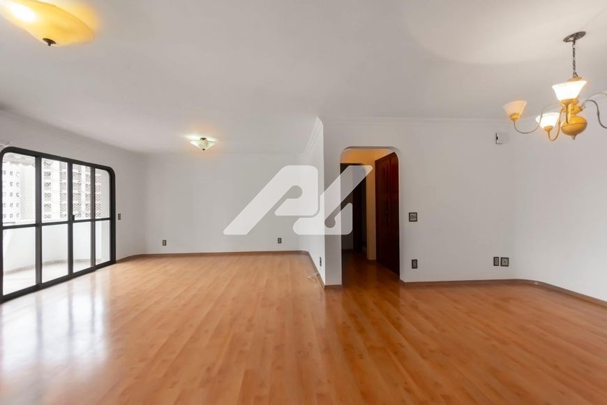 Apartamento à venda no Condomínio MIRANDA na cidade de Campinas no bairro do Cambuí.