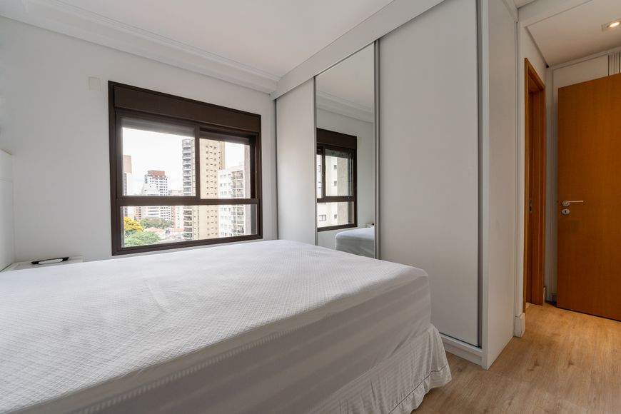 Apartamento moderno e mobiliado à venda e locação, Cambuí, Campinas. Condomínio clube.