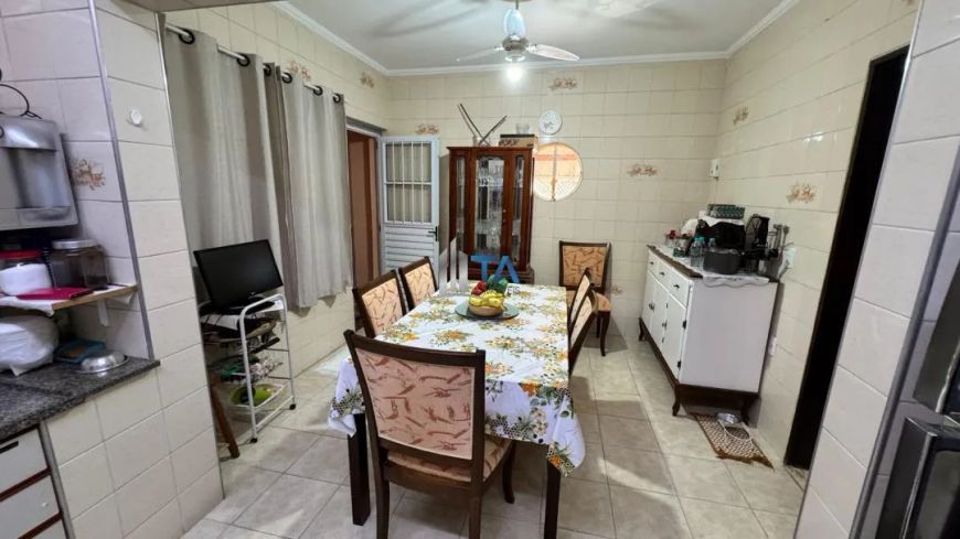 Casa Térrea à venda 256m² em Campinas no Jardim Santana, com 4 quartos 1 suíte, por R$ 850.000 REF: