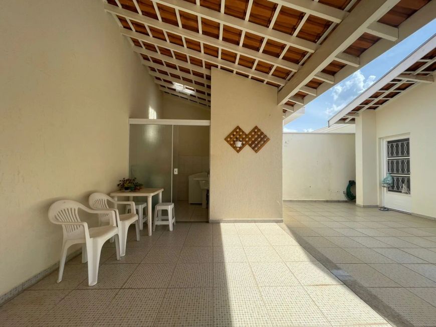 Imóvel para venda tem 135 metros quadrados com 3 quartos