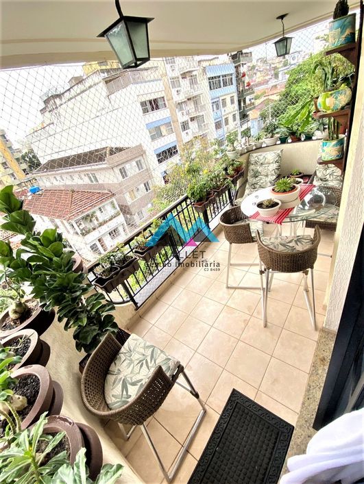 Lindo apartamento duplex, tipo cobertura, com 4 quartos à venda na Tijuca.
