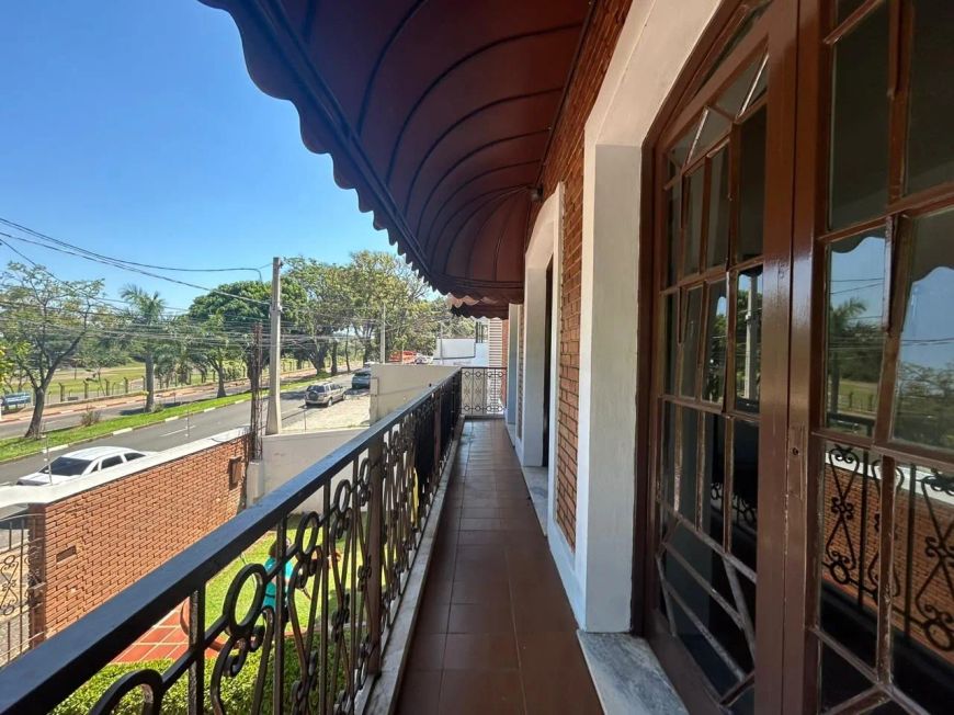 Casa Sobrado venda 240 metros 3 quartos sendo 1 suíte em frente Lagoa do Taquaral Campinas