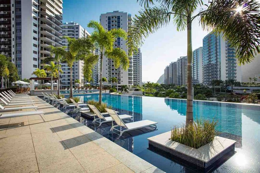 Cobertura para venda possui 326 metros quadrados com 5 quartos na Barra da Tijuca/RJ