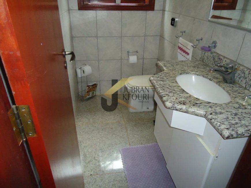 Casa à venda em Condomínio Estancia Paraíso com 4 suítes (1uma master com closet, hidro e varanda e