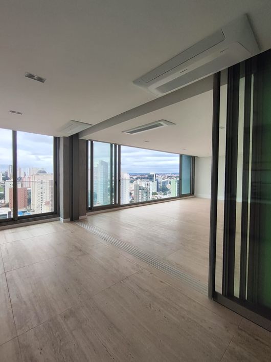 Apartamento à venda com 3 suítes no Cambuí em Campinas - SP.