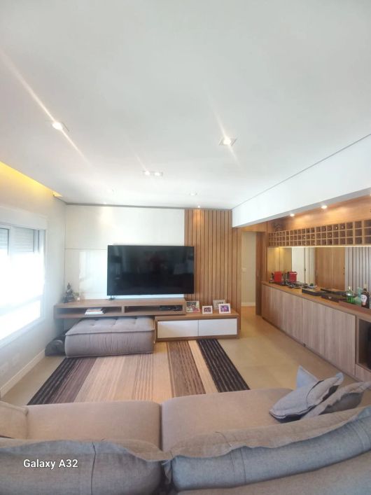 Apartamento Alto Padrão a Venda no Cambuí- 3 Suítes- 3 Vagas- Lazer