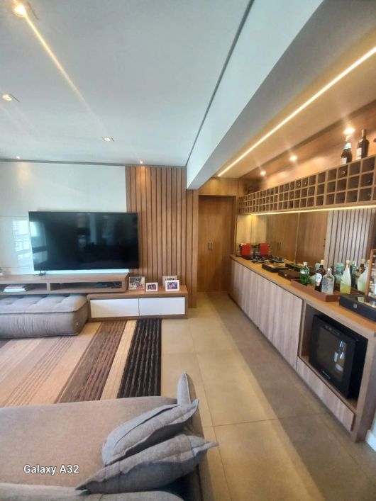 Apartamento Alto Padrão a Venda no Cambuí- 3 Suítes- 3 Vagas- Lazer