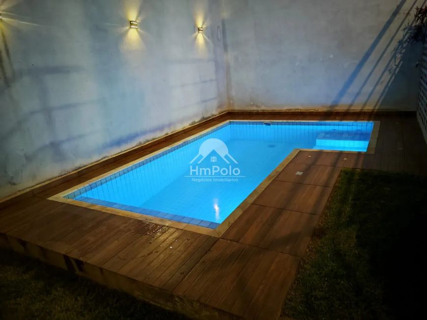 Casa térrea com 3 quartos sendo 1 suíte com closet piscina no Jardim Ibirapuera em Campinas/SP