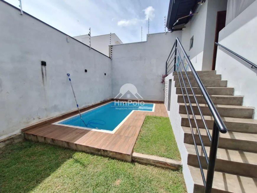 Casa térrea com 3 quartos sendo 1 suíte com closet piscina no Jardim Ibirapuera em Campinas/SP