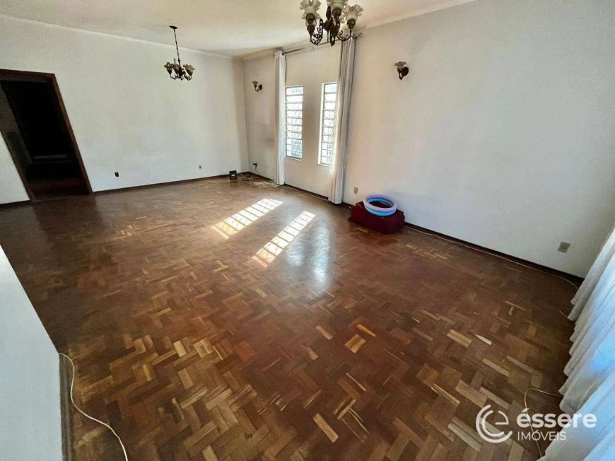 Casa com 3 dormitórios à venda, 248 m² por R$ 950.000,00 - Taquaral - Campinas/SP