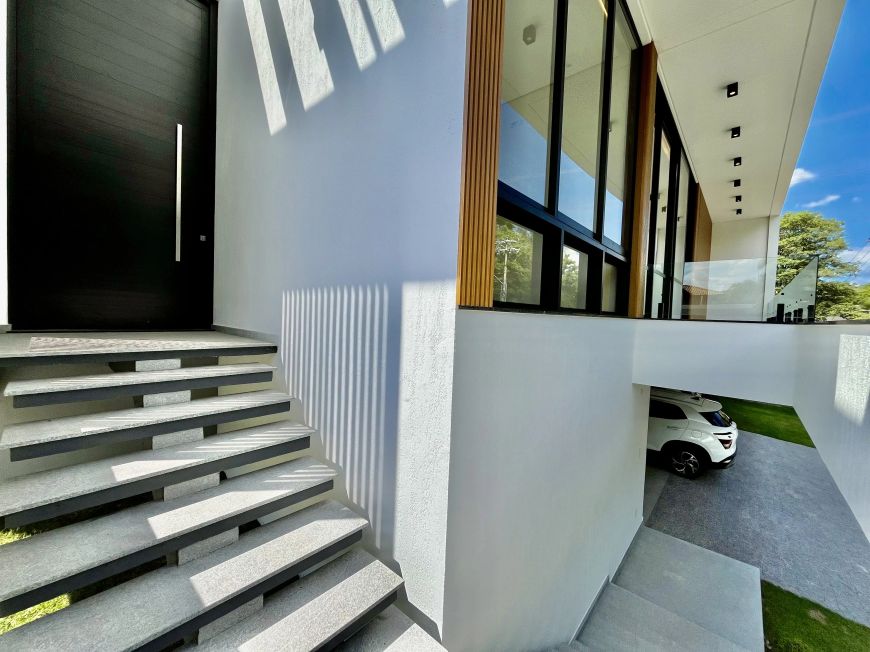 Casa a Venda com 4 Suítes no Alphaville Campinas