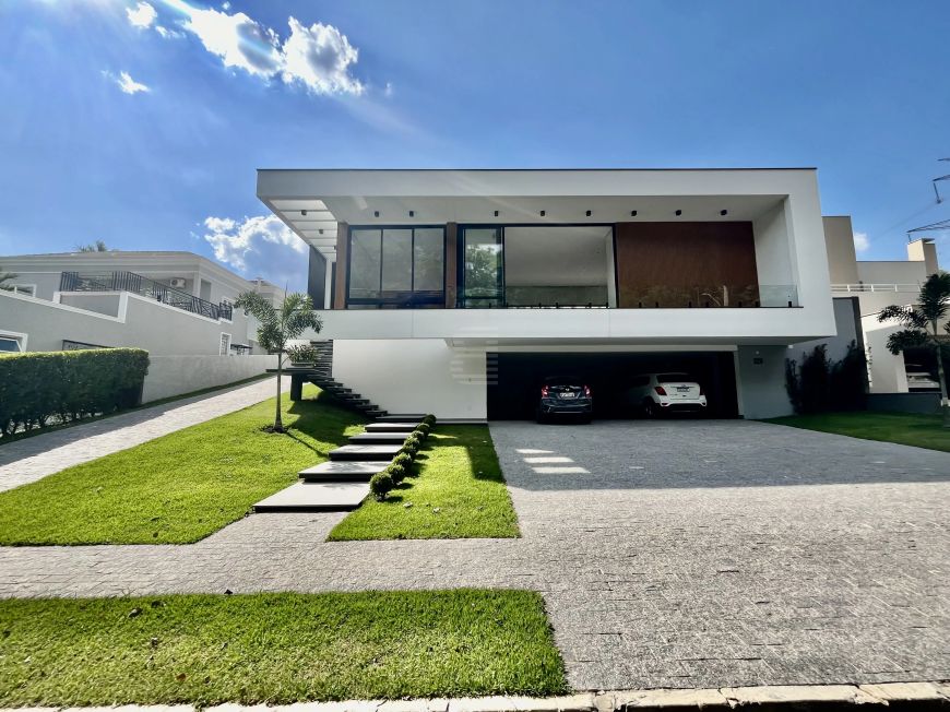 Casa a Venda com 4 Suítes no Alphaville Campinas