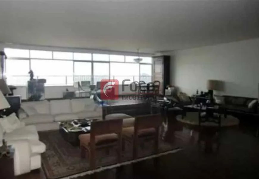 Imóvel para venda possui 300 metros quadrados com 4 quartos em Copacabana - Rio de Janeiro - RJ