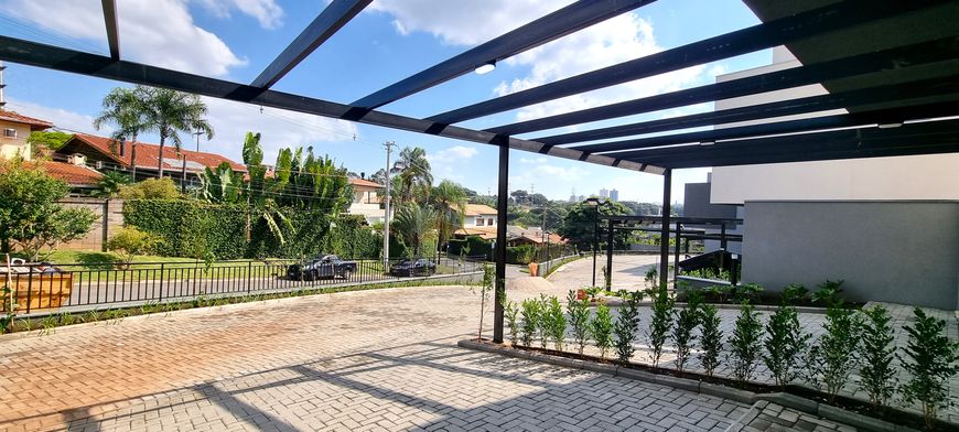 Incrível casa em condomínio, ao lado da Hípica Campinas. Novíssima e moderna com 3 suítes.
