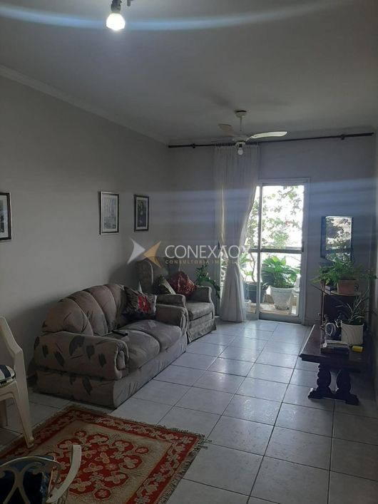 Amplo apartamento com vista panorâmica