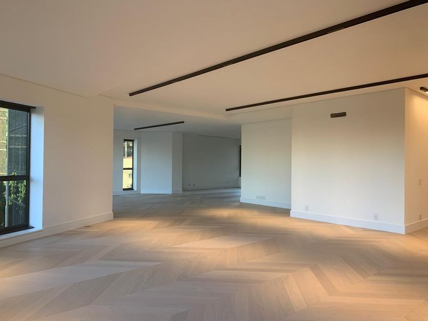 Apartamento Alto Padrão à Venda no Condomínio Saint Peter´s no Cambuí em Campinas - São Paulo.