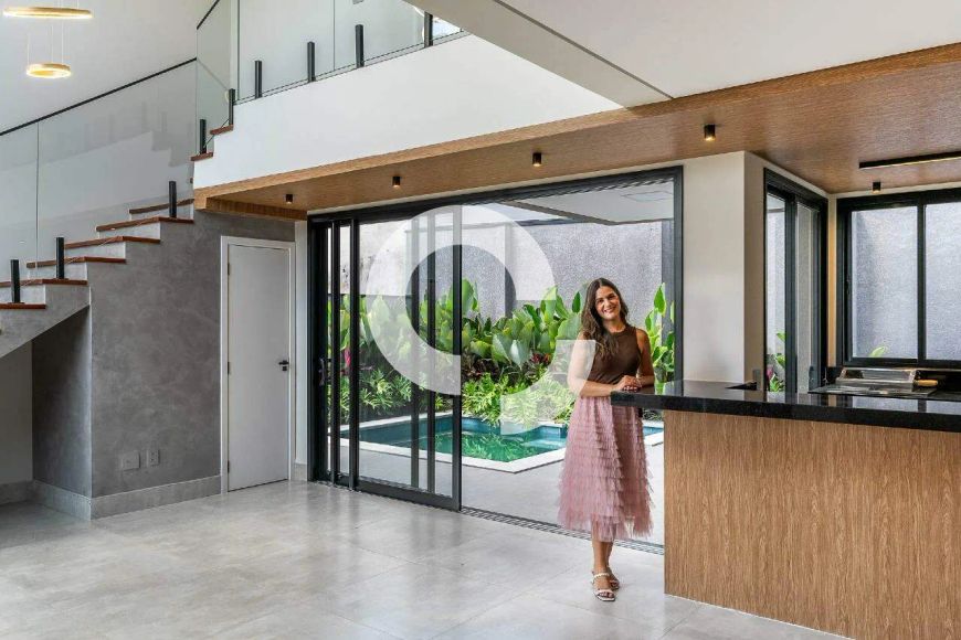 Casa, à venda, 3 quartos, sendo 3 suítes e 4 vagas - 1.890.000,00
