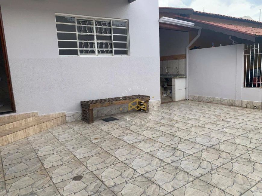 CASA TÉRREO DE 170M² EM TERRENO PLANO DE 400M² TODA REFORMADA.