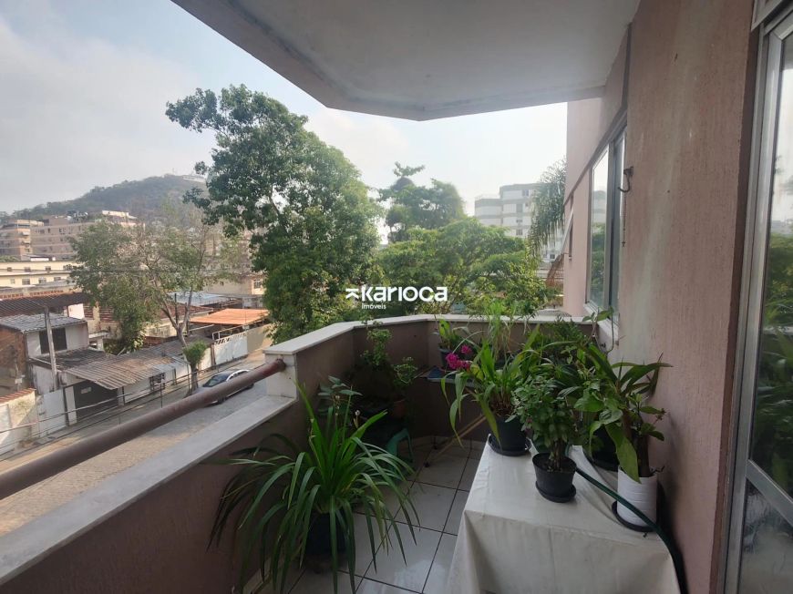 Rua Francisca Salles, apartamento 3 quartos com suíte.