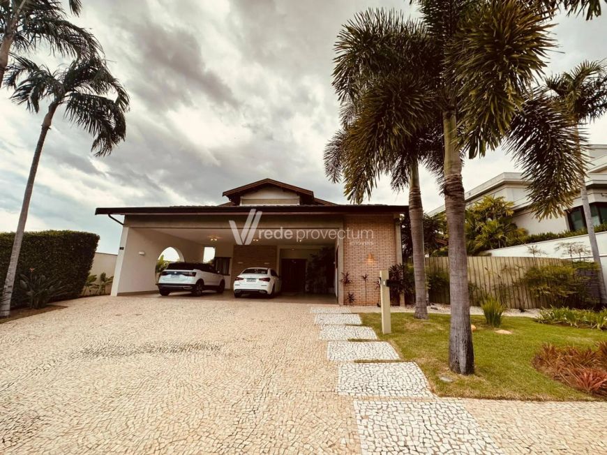 Casa à venda no condomínio Alphaville Dom Pedro
