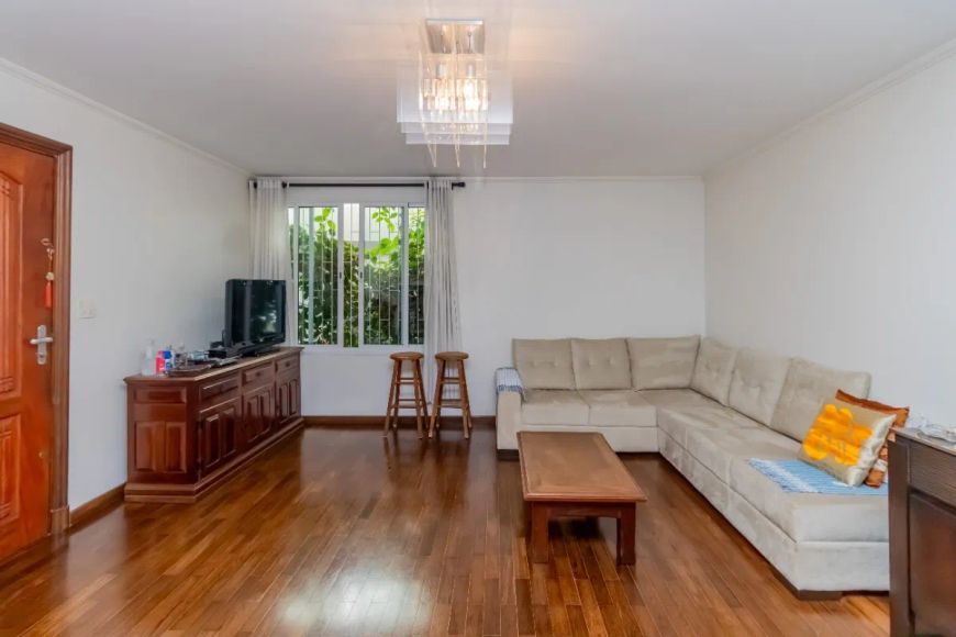 Sobrado para venda com 4 quartos, sendo 4 suítes, 173m²