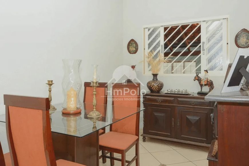 CASA À VENDA COM 4 QUARTOS, 1 SUÍTE E 3 VAGAS NO TAQUARAL EM CAMPINAS/SP.