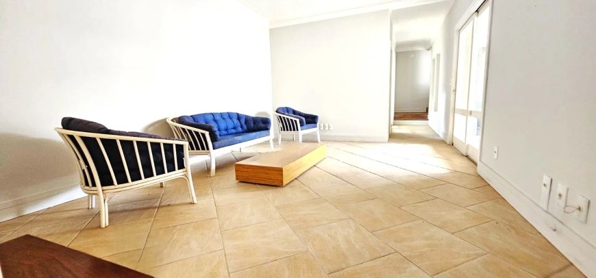 Casa em condomínio fechado à venda na região do Gramado em Campinas, 316 m² de área.
