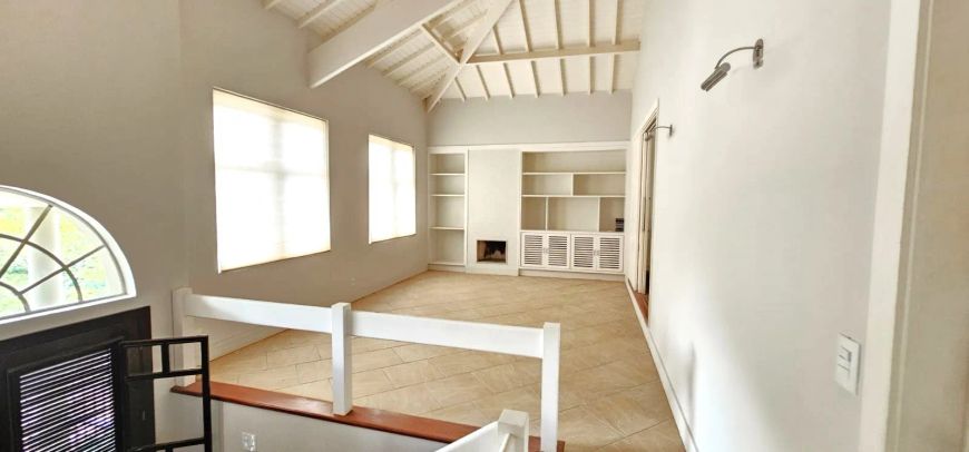 Casa em condomínio fechado à venda na região do Gramado em Campinas, 316 m² de área.