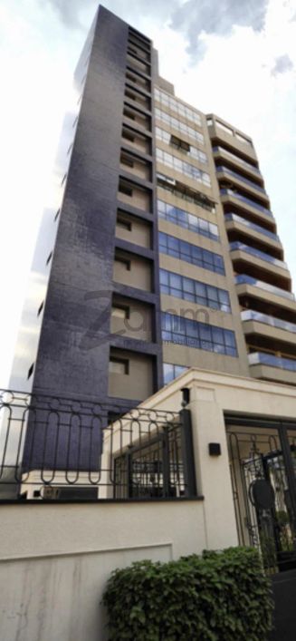 Apartamento à venda no Cambuí, Campinas/SP. Maravilhoso Apartamento de Alto Padrão, localizado no co