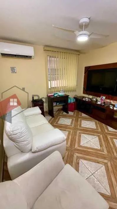 Apartamento tipo casa 1 quarto Vista Alegre ótima localização