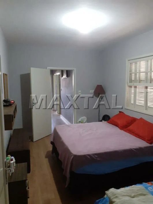 Sobrado 168 m² à venda em Santana, 5 dormitórios, 3 banheiros, quintal com churrasqueira, 2 vagas.