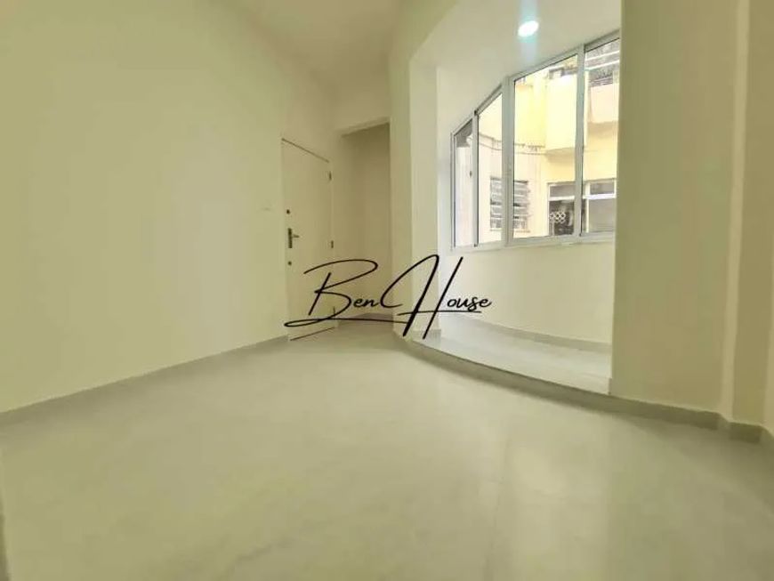 Ben House Vende Quarto e Sala no Catete