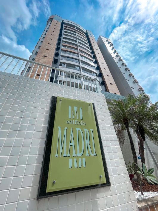AB| Apartamento no Renascenca com 96 meteos, andar alto, 03 quartos.
