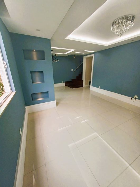 Casa de alto padrão e fino acabamento em condomínio no Camarão