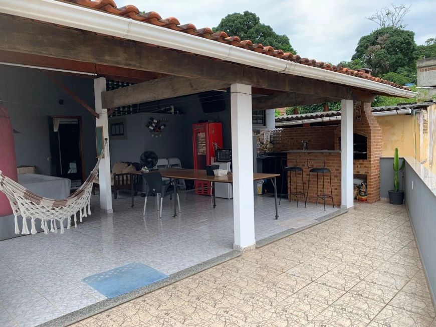 VENDO casa 3 quartos 2 banheiros (suite canadense) no Barro Vermelho - Terraço com churrasqueira